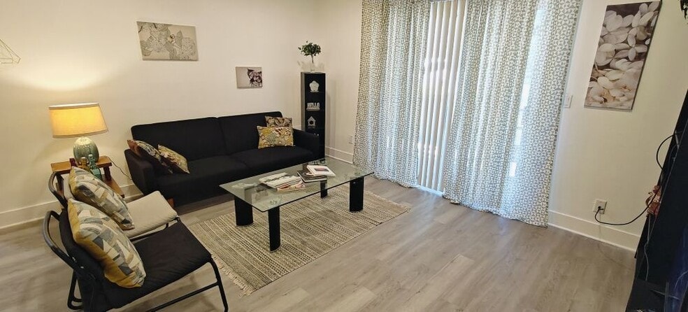 Building Photo - 6519 W Newberry Rd