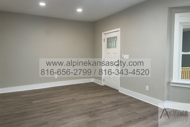 Building Photo - Beautiful Midtown Rehab! Section 8 OK, BON...