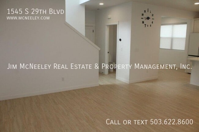 Building Photo - 1545 S 29th Blvd