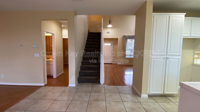 Building Photo - 1367 Gwerder St