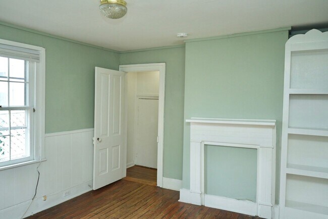 Building Photo - 920 Anderson St