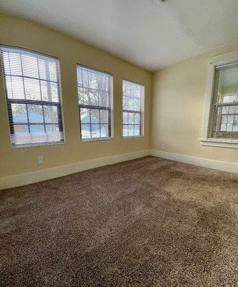 Building Photo - 1411 Portland Ave