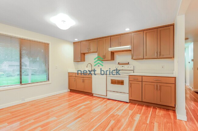 Building Photo - Stunning cul-de-sac residence near Odle Middle School and Bellevue Aquatic Center!