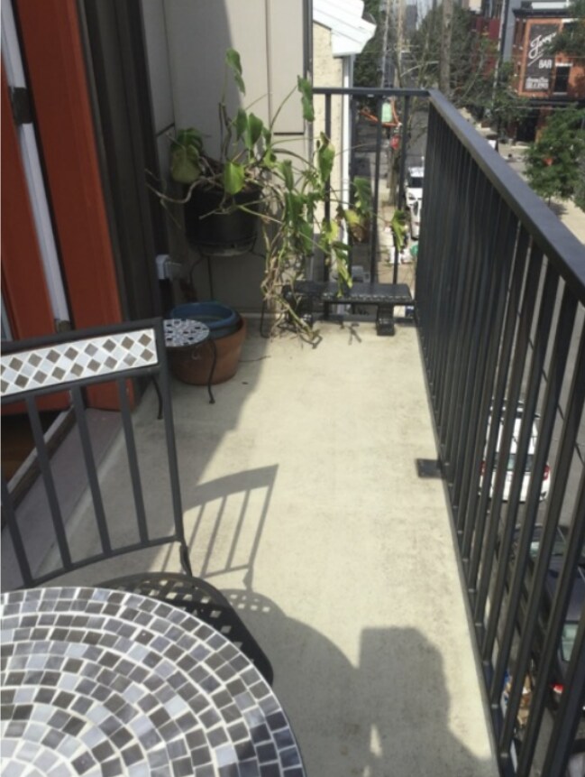 Balcony - 118 W Laurel St