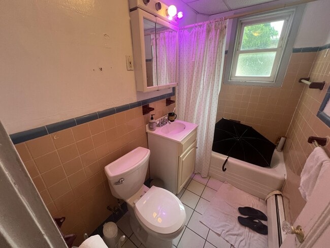 Building Photo - 639 Somerville Ave