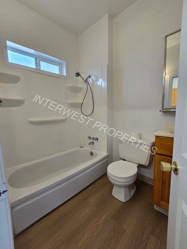 Building Photo - Recently Remodeled 2 Bd Home in Kalama with W/D Hookups!