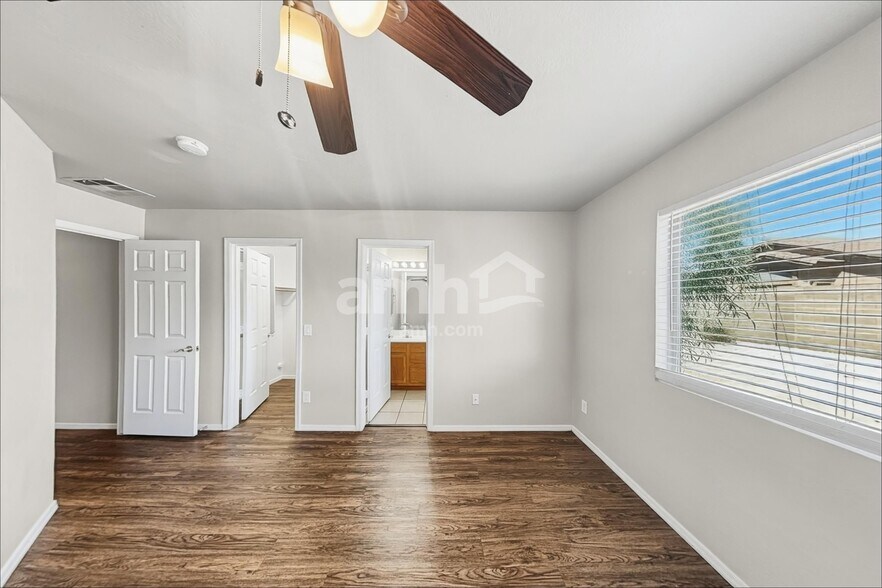 Building Photo - 16660 W Cottonwood St