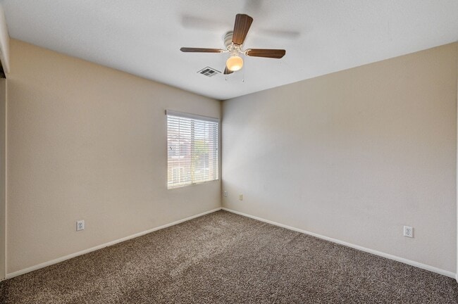 Building Photo - Beautiful 3 Bedroom + Loft - SOLAR INCLUDED!