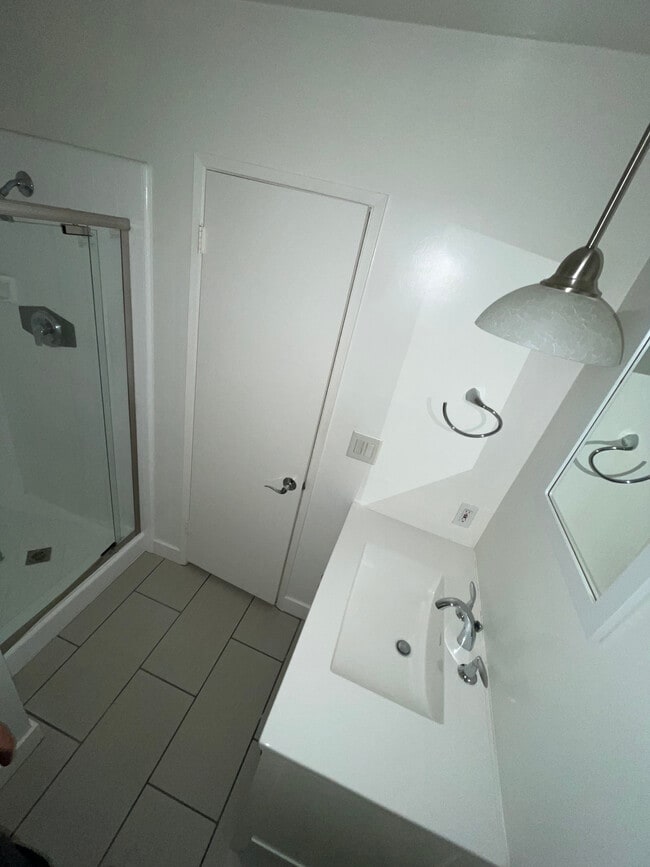 Master Bath - 1 63rd Ave