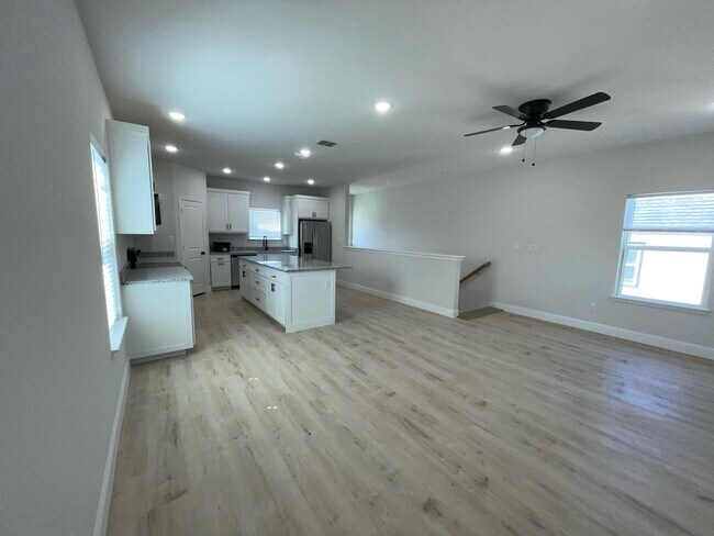 Building Photo - 4437 Wayside Ave