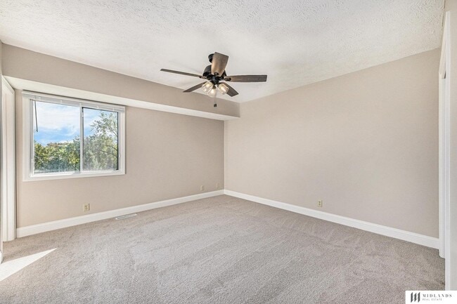 Building Photo - 3105 Mirror Cir