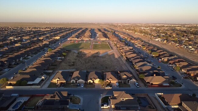 Building Photo - 5704 Winchester Ave