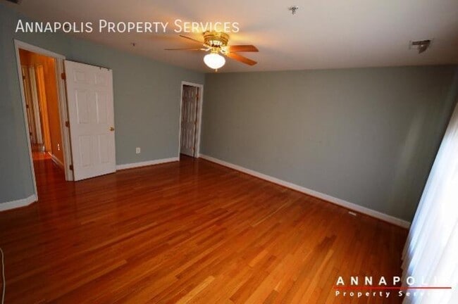 Building Photo - 828 Stonehurst Ct