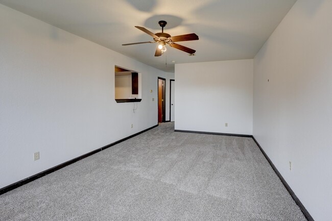 Building Photo - 717 N Walker St