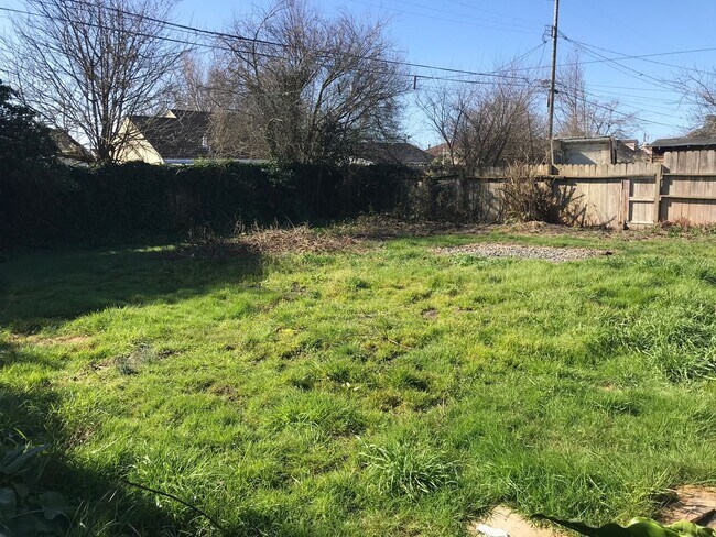 Building Photo - Arcata House