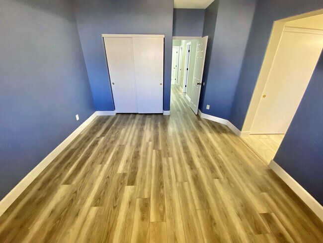 Building Photo - BEAUTIFUL 3 BEDROOM 2 FULL BATHS SINGLE ST...