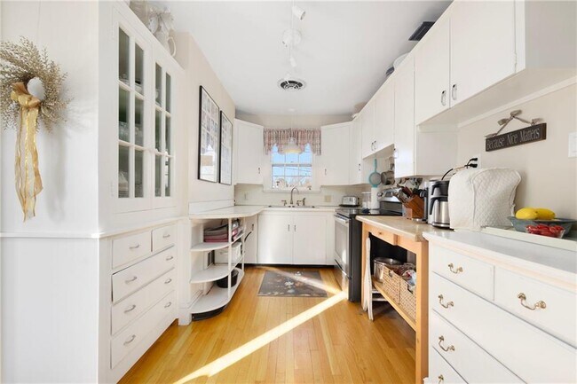 Building Photo - 9 White Terrace