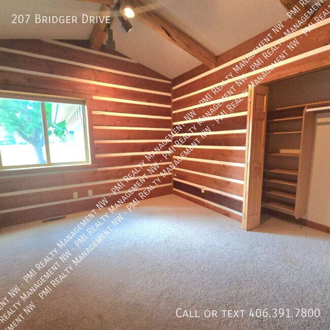 Building Photo - 207 Bridger Dr