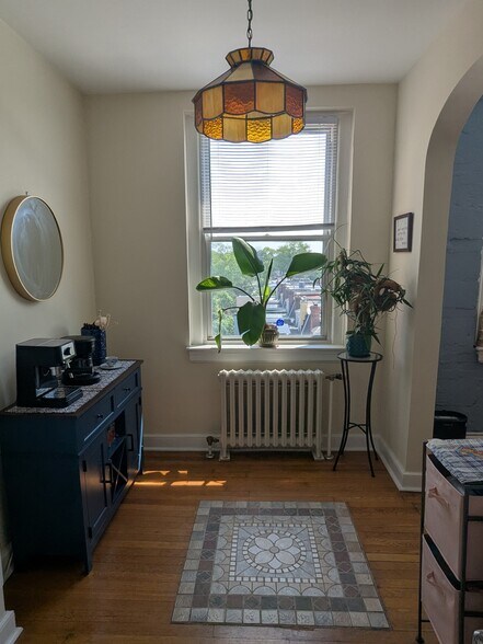 Breakfast nook - 4007 Connecticut Ave NW