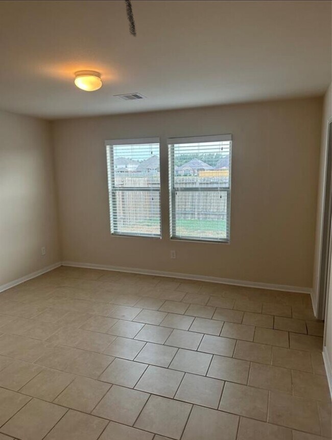 Building Photo - 20139 Linden Spruce Ln