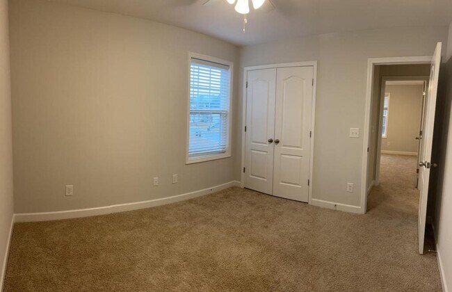 Building Photo - 3763 Glencourse Wy