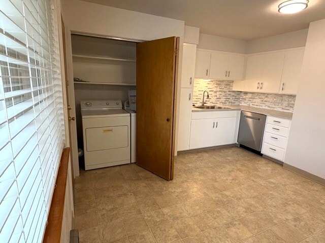 Kitchen - 4601 Englewood Ave