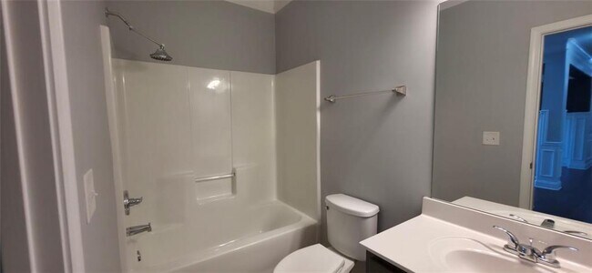 Building Photo - 4215 Hopewell Manor Dr