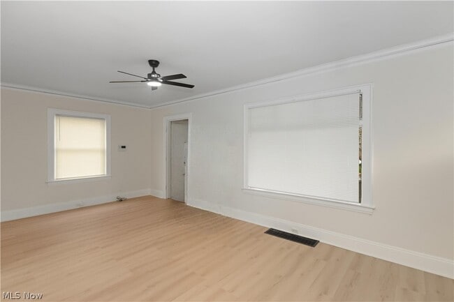 Building Photo - 12808 Beachwood Ave