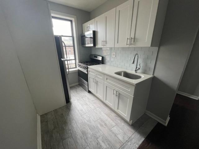 Building Photo - 2 bedroom in Bronx NY 10468