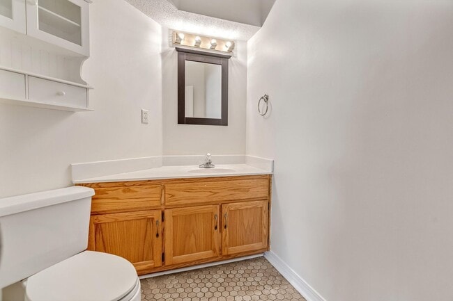 Building Photo - 3 Bedroom in Bluewater Bay!