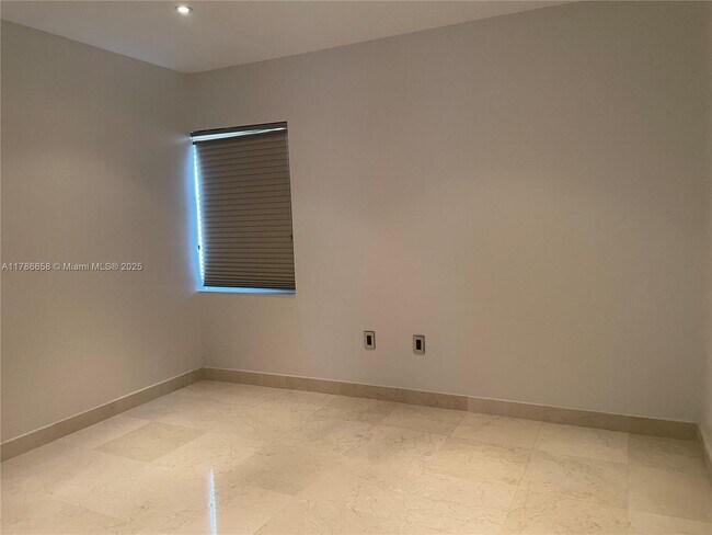 Building Photo - 10570 NW 51st St