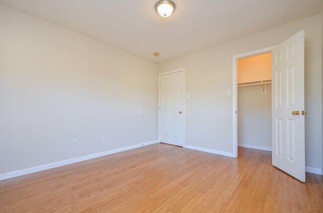Building Photo - 5519 Poundstone Ct