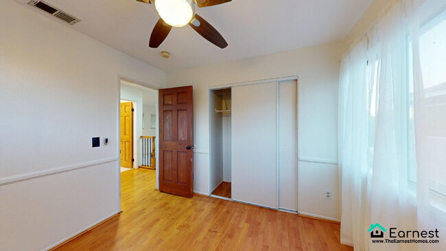 Building Photo - Charming 4-Bed/2.5-Bth Home in Prime Santa...