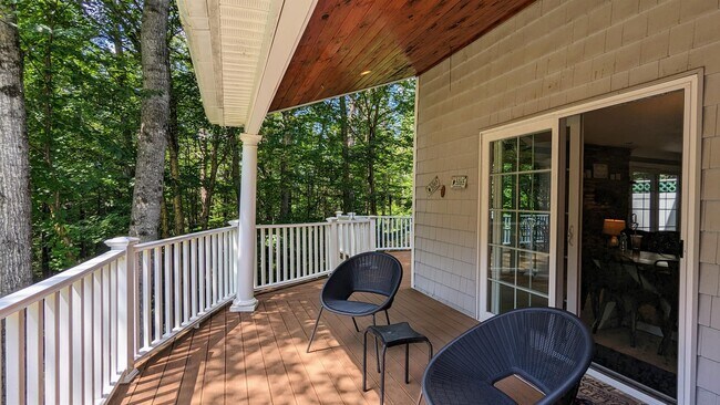 Building Photo - 52 Crestview Dr