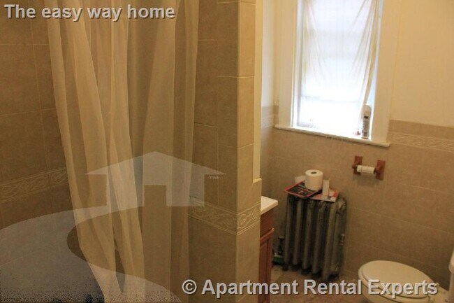 Building Photo - 154 Magazine St