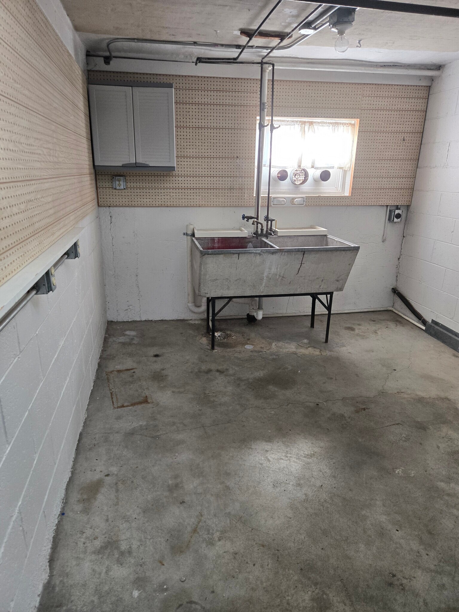 Building Photo - 1043 Broadview Blvd S