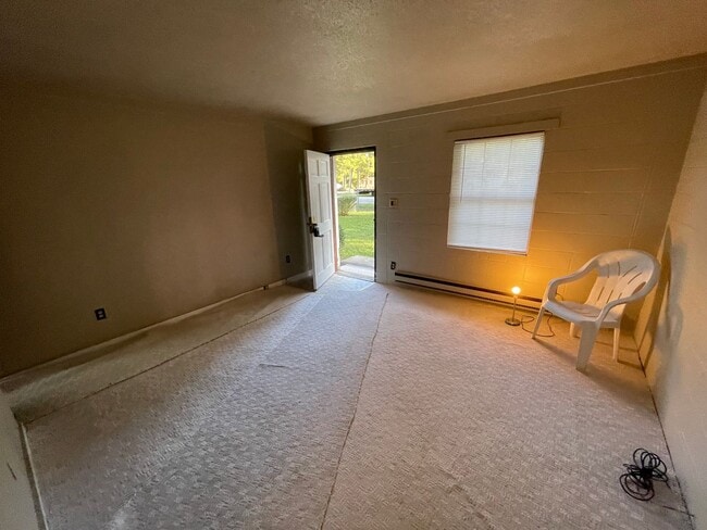 Building Photo - 2 Bedroom House near Little Easonburg Intersection