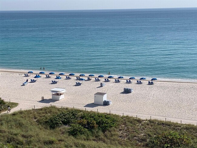 Primary Photo - 6039 Collins Ave