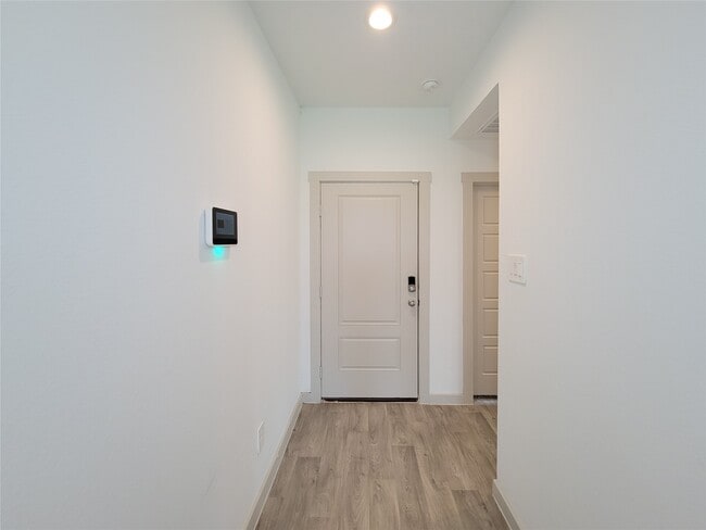 Building Photo - 7919 Grey Wolfe Ln
