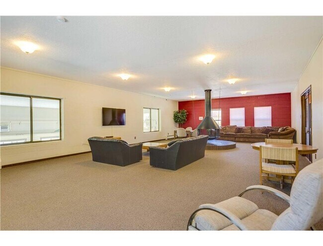 Building Photo - Dillon Valley East B201