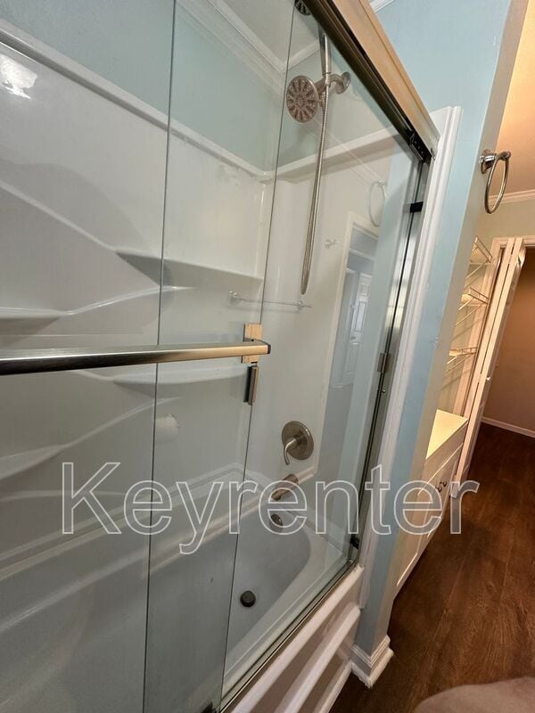 Building Photo - 300 Jefferson Ln