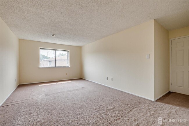 Building Photo - 223 Edison Glen Terrace