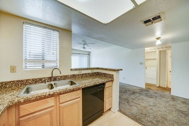 Building Photo - READY TO VIEW NOW! -FIRST MONTH RENT FREE-...