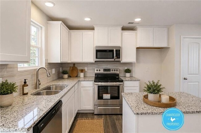 Building Photo - 3155 Misty Ridge Dr