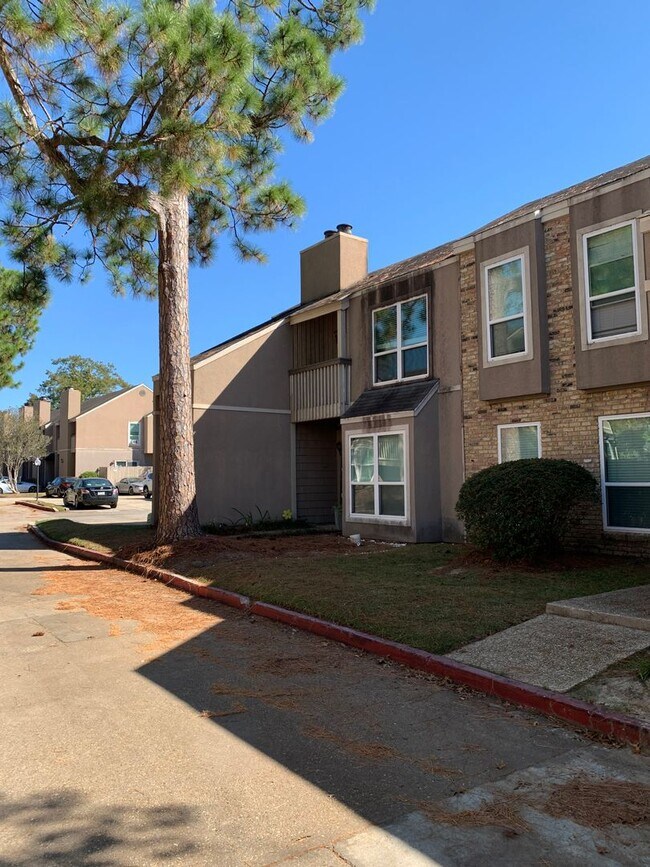 Building Photo - Jefferson / Corporate/ Essen