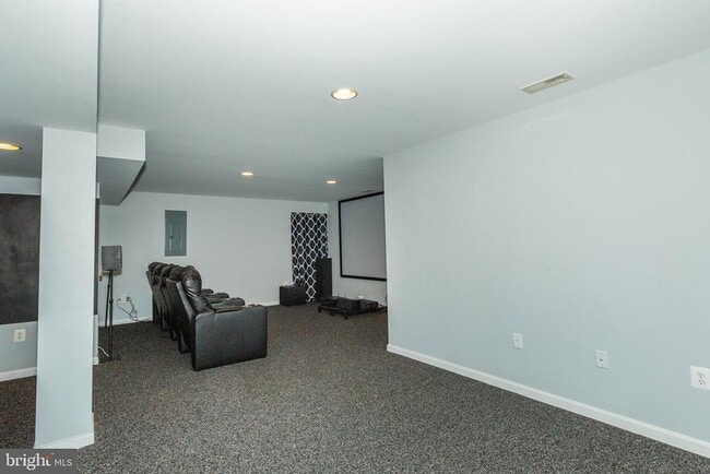 Building Photo - 249 Lord Fairfax St