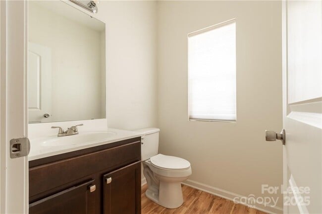 Building Photo - 108 Lookout Point Pl