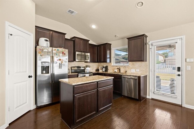 Building Photo - 820 Bryce Canyon Dr