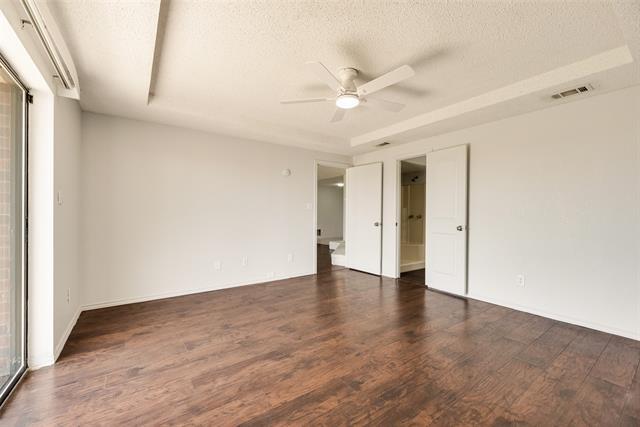 Building Photo - 9625 Cherry St