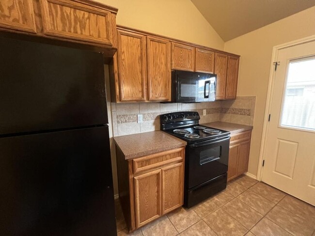 Building Photo - 4205 Cambridge Dr